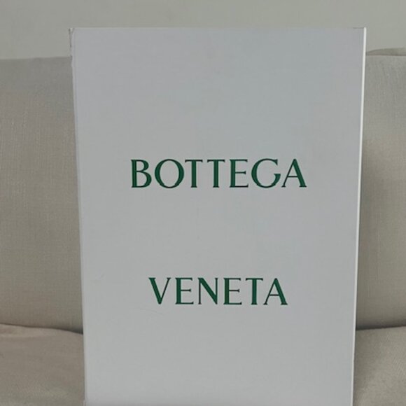 NEW Bottega Veneta Small Andiamo Parachute in Black - Picture 9 of 10